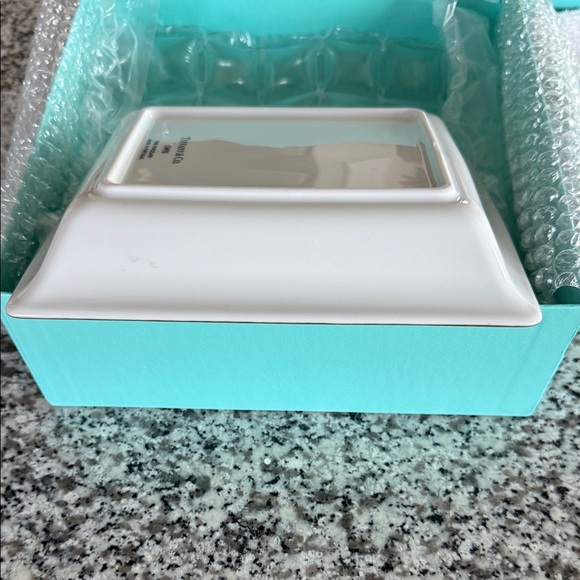 Tiffany & Co. Vide Poche~Large Catchall Tray~Gold Metallic & White Porcelain NWB - Picture 9 of 14